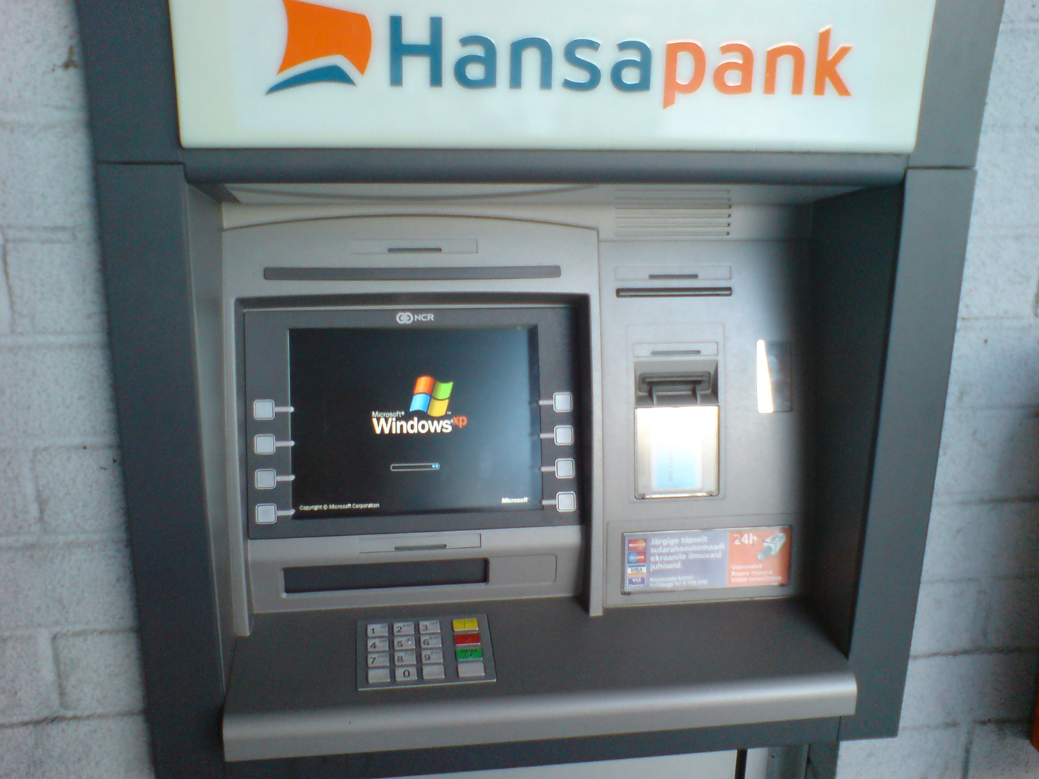Linnahalli Statoili pangaautomaat